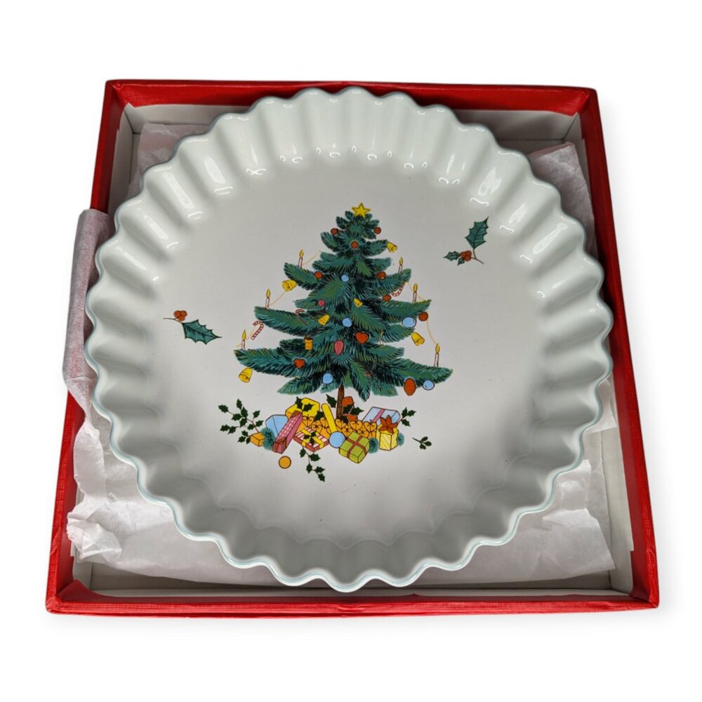 Mikasa Continental Christmas F 3013 Ceramic Quiche Dish w/Christmas Tree w/Box